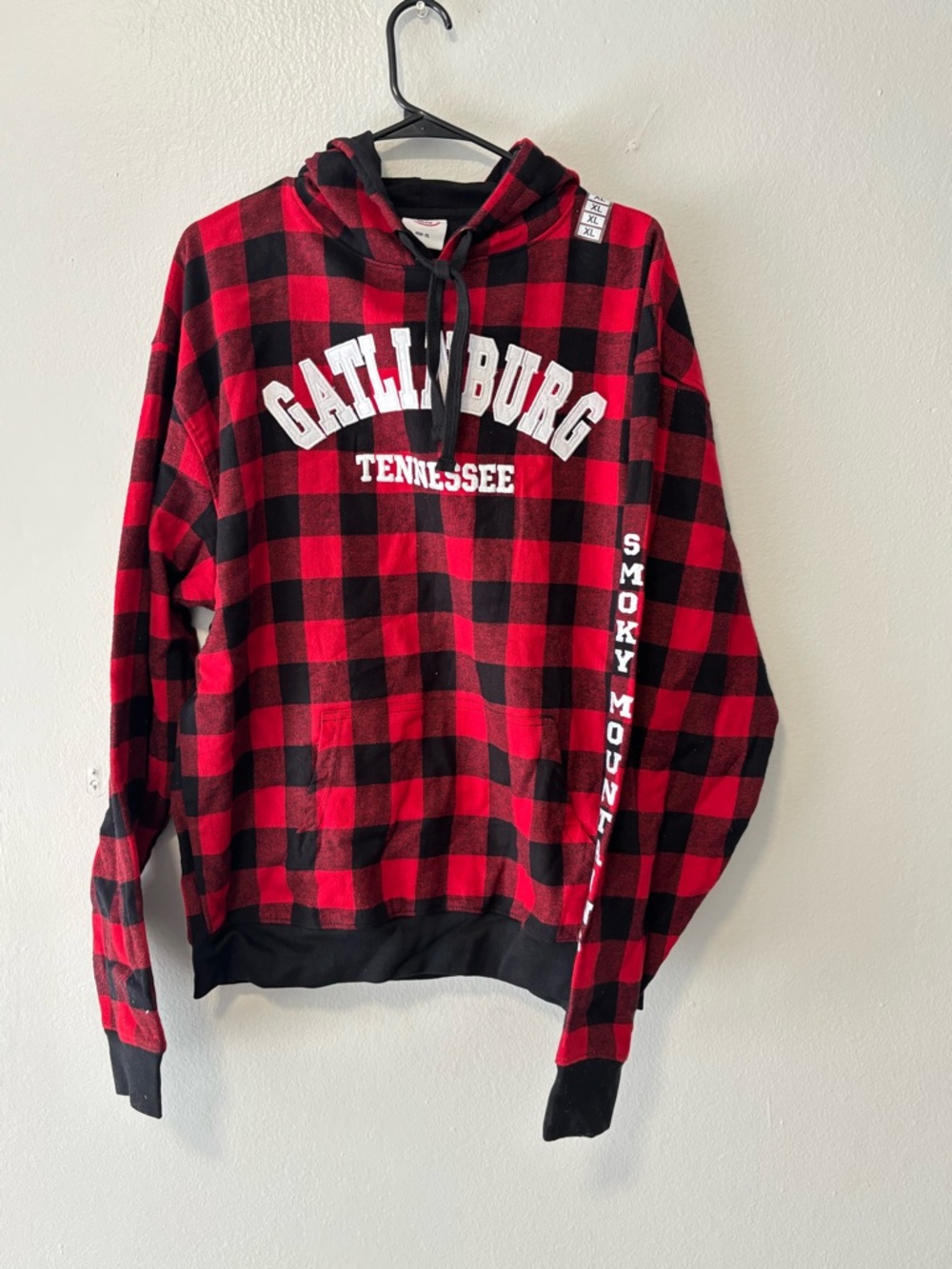 Gatlinburg Tennessee Red & Black Plaid Hoodie Sweater